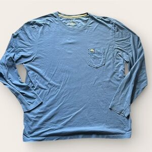 ✨ Blue long sleeve Tommy Bahama pocket shirt with a relaxed fit✨